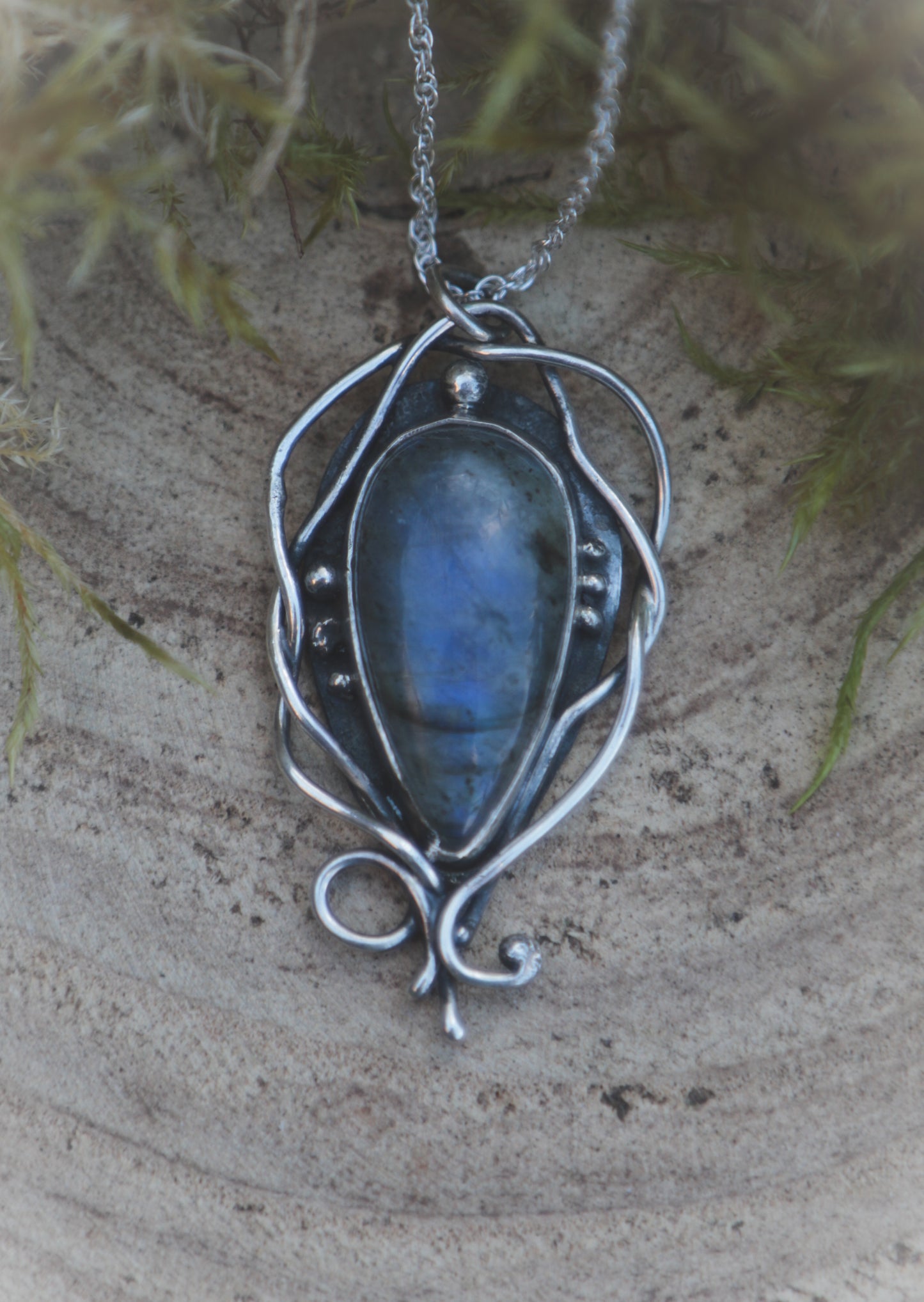 Elven necklace with Labradorite