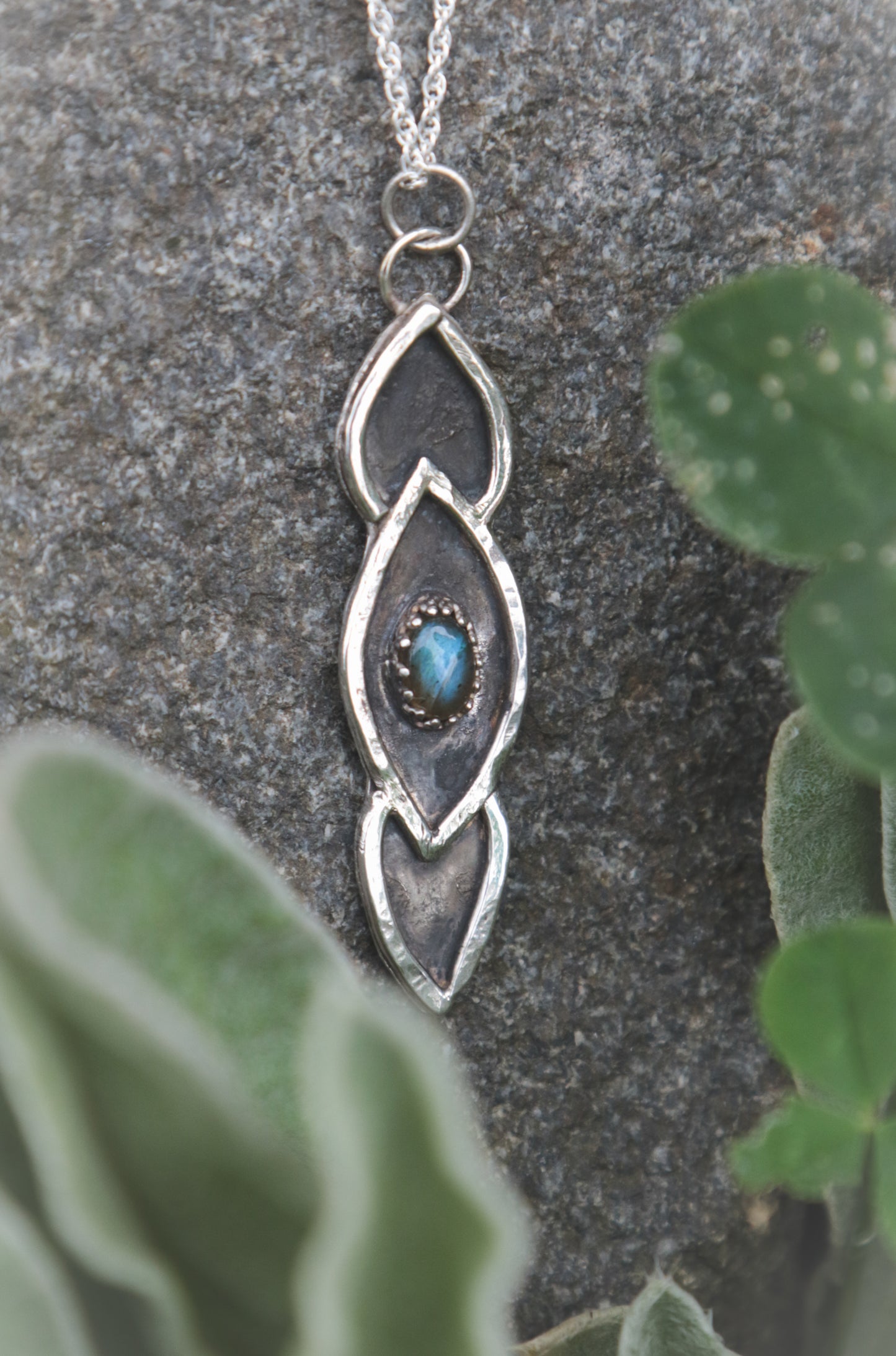 Elven necklace with Labradorite
