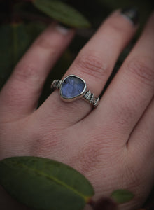 Iolite tree ring. UK size N 1/2  -US 7