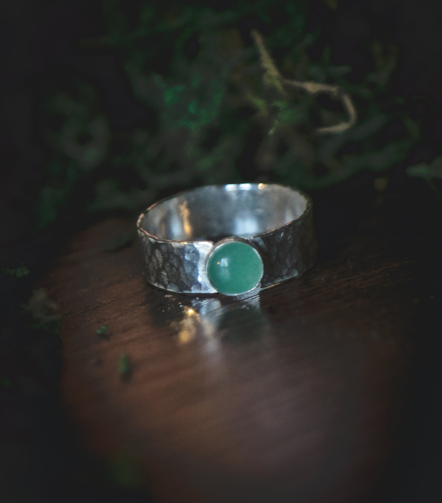 Silver band ring with green Aventurine (Various sizes)