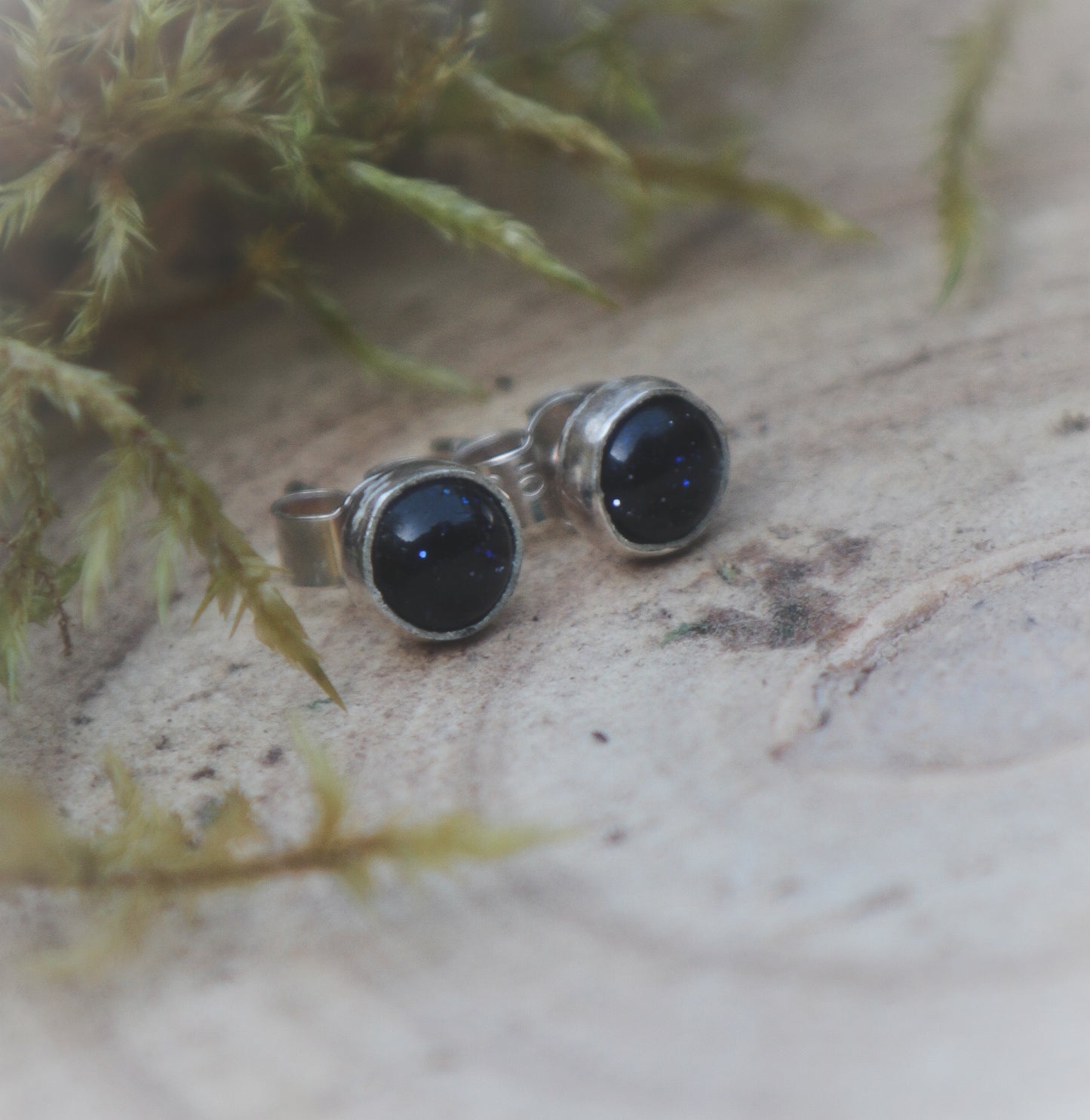 Blue goldstone stud earrings 5mm
