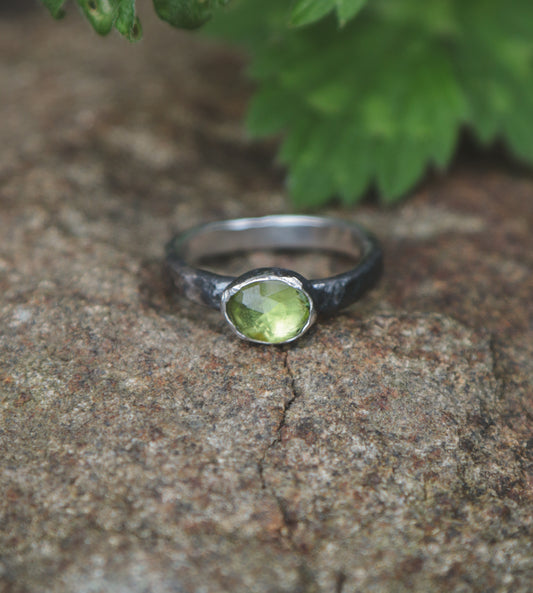 Peridot ring. UK size M 1/2. US size 6 1/2