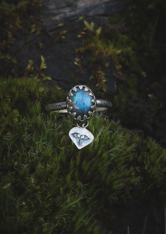 Labradorite Dragon ring. UK size O. US size 7 1/4