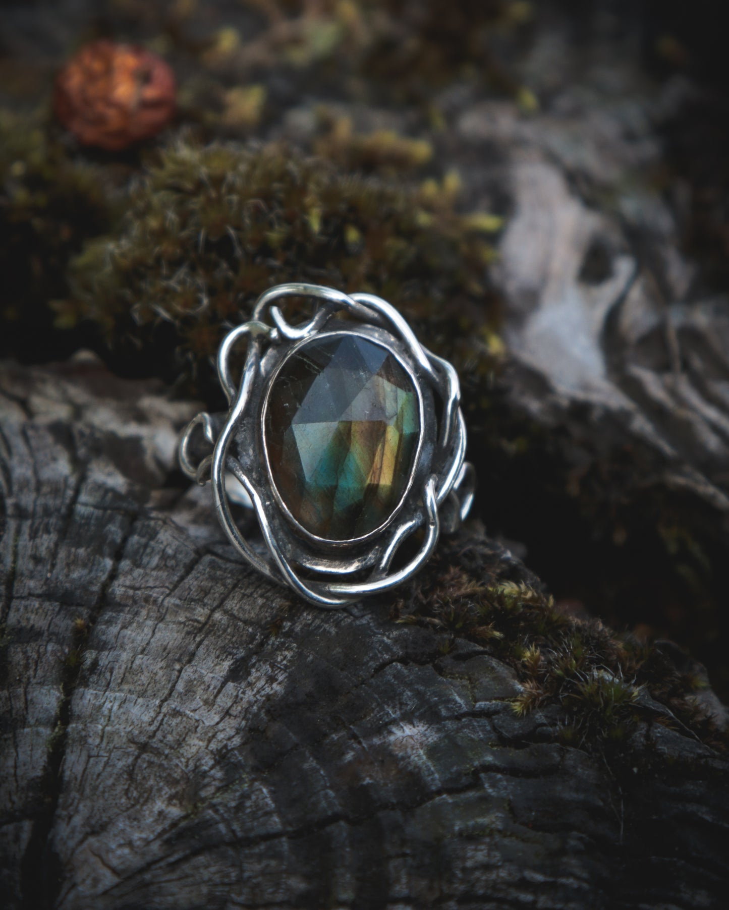 Whimsical Labradorite ring.  UK size P   -US 7 3/4