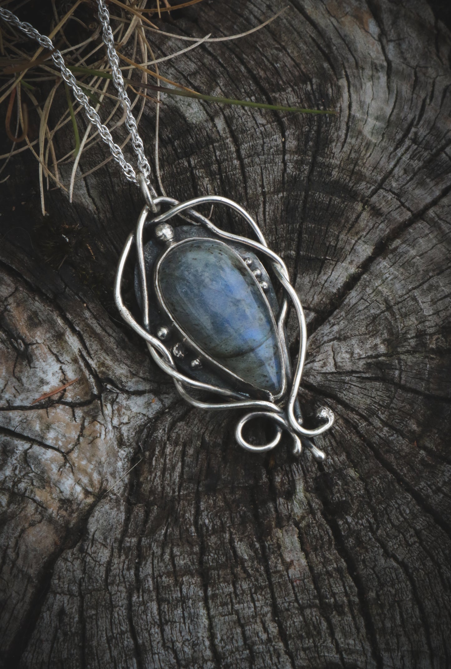 Elven necklace with Labradorite