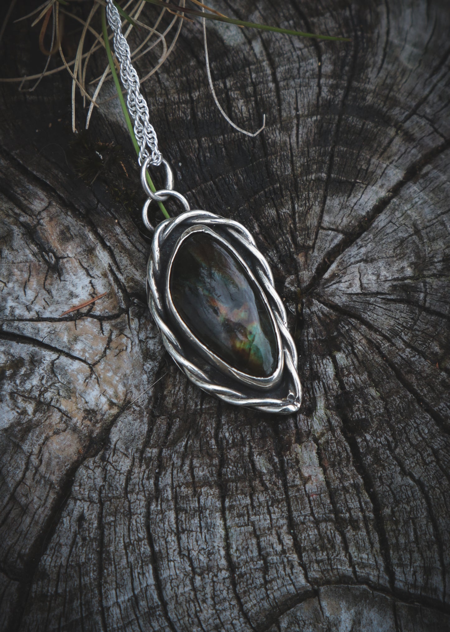 Celtic style necklace with Labradorite