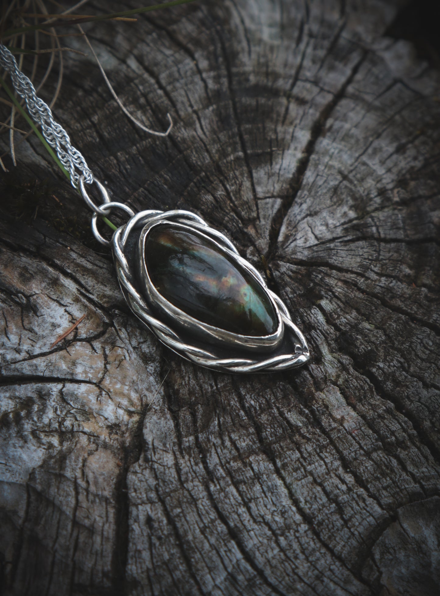 Celtic style necklace with Labradorite