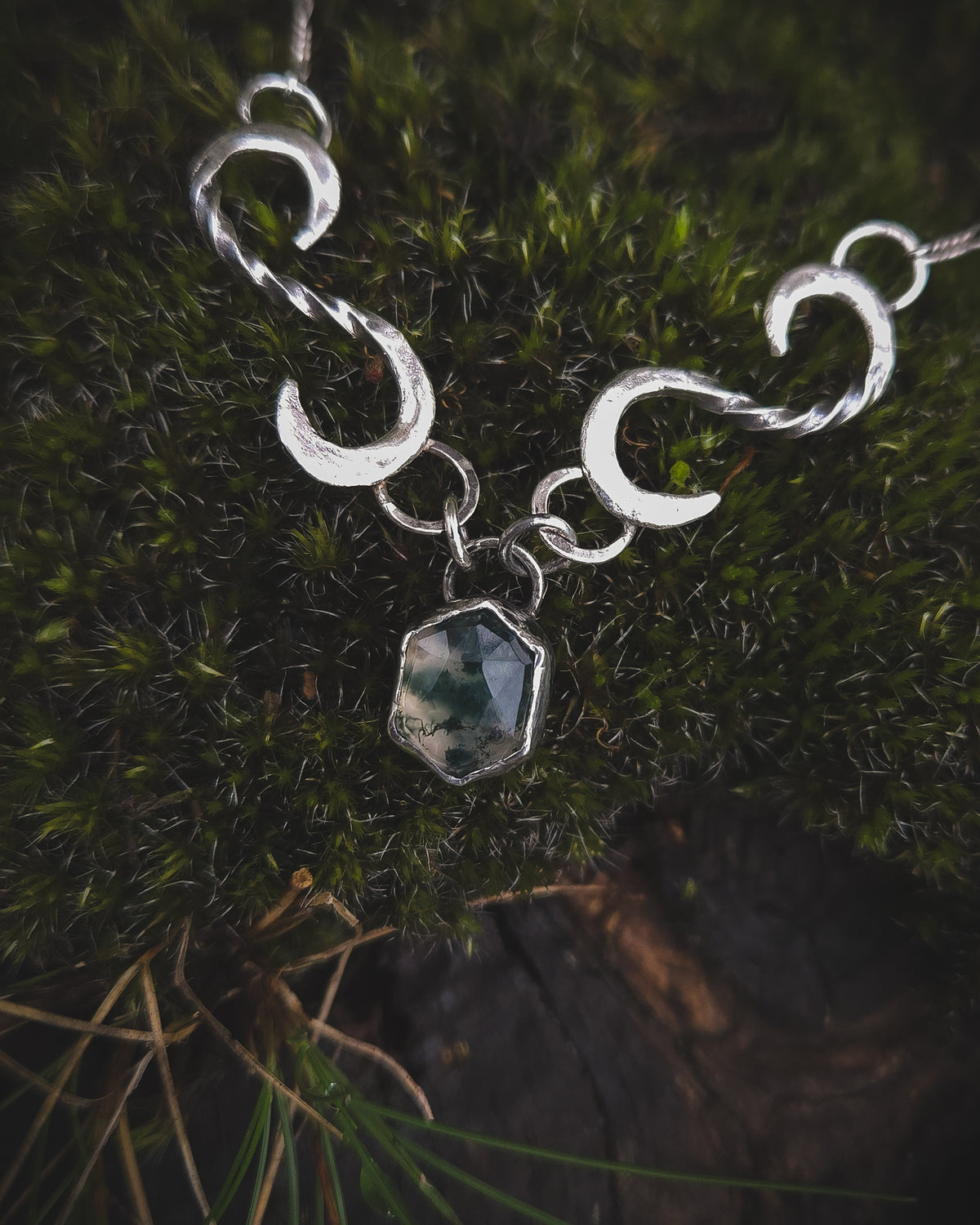 Silver necklace with Moss Agate.