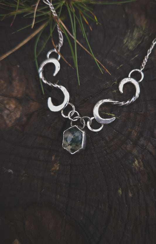 Silver necklace with Moss Agate.