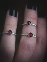 Load image into Gallery viewer, Garnet ring - Various sizes
