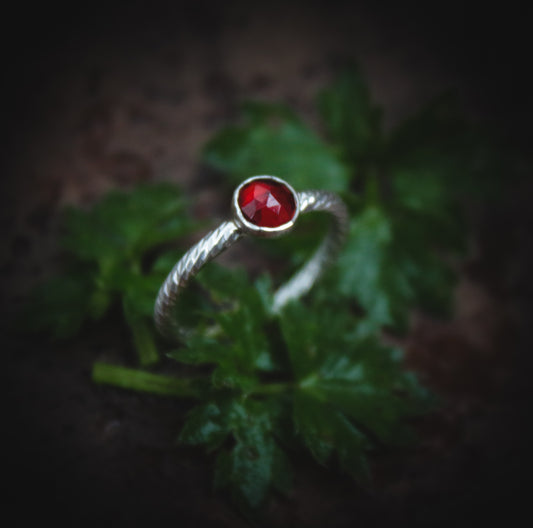 Garnet ring - Various sizes