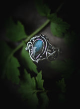 Load image into Gallery viewer, Elvish ring with Labradorite. UK size M - US size 6 1/4
