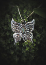 Load image into Gallery viewer, Butterfly necklace, with Labradorite
