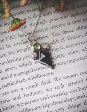 Load image into Gallery viewer, Black Onyx necklace with Peridot

