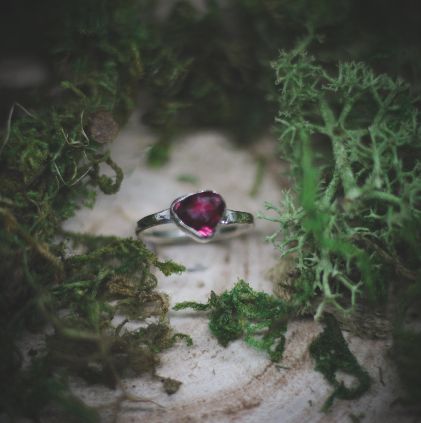 Silver Garnet ring UK size J - US size 4 3/4