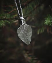 Load image into Gallery viewer, Oregano Leaf necklace 1
