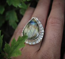 Load image into Gallery viewer, Labradorite ring UK size O 1/2 - US size 7 1/2
