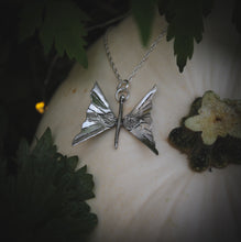 Load image into Gallery viewer, Butterfly necklace
