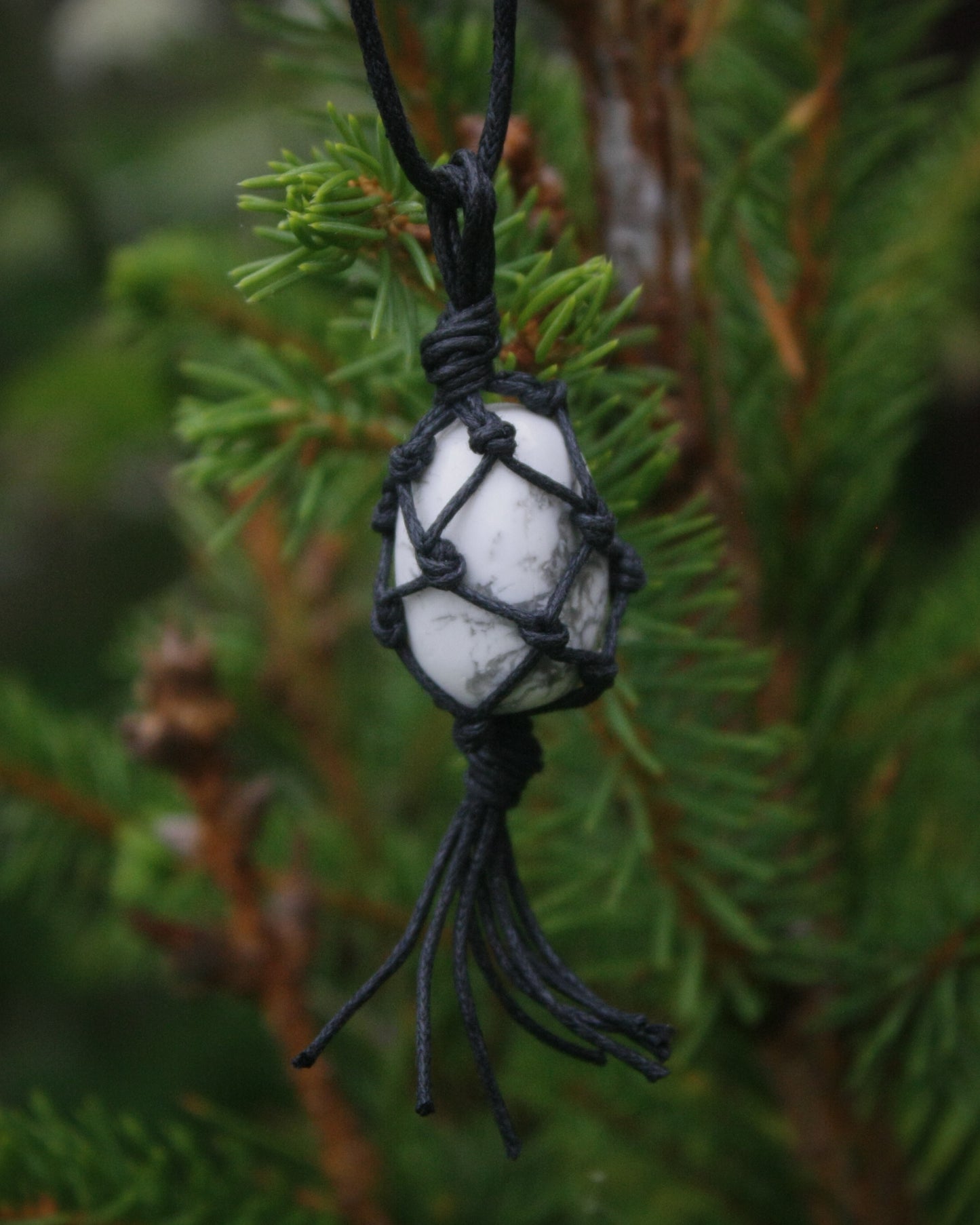 White howlite necklace